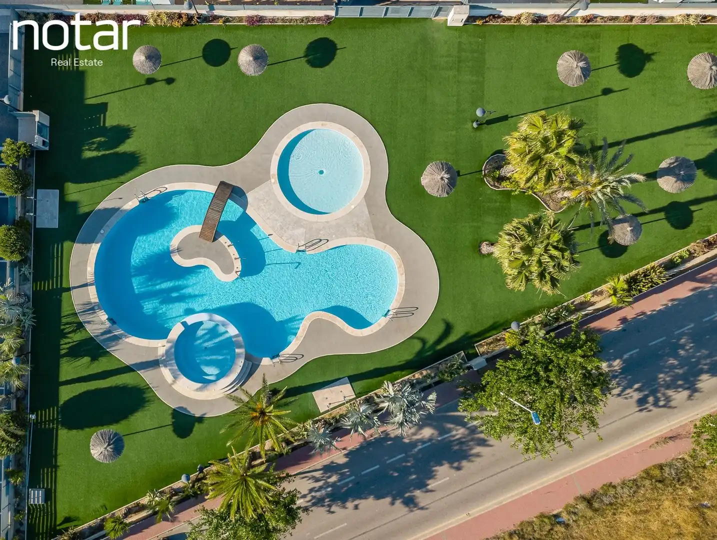 Piscina de Casa adosada en venda en Torrevieja amb Jardí privat, Terrassa i Piscina