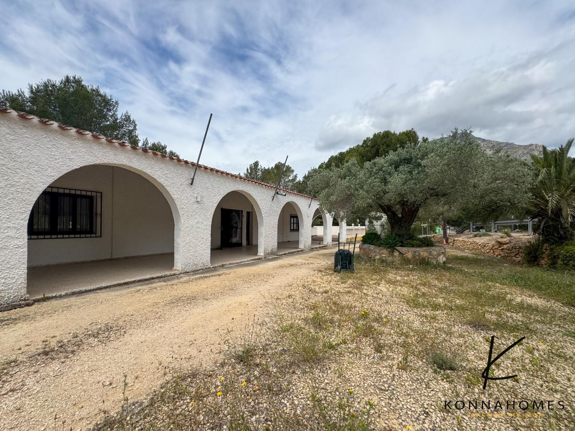 Exterior view of Premises for sale in Finestrat