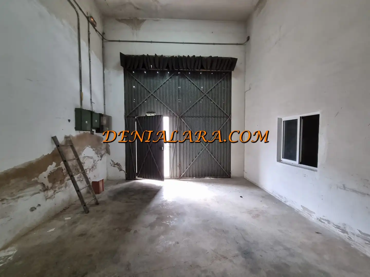 Commercial properties for rent in Pego
