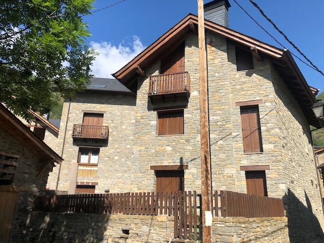 Exterior view of Attic for sale in Alt Àneu  with Heating and Furnished