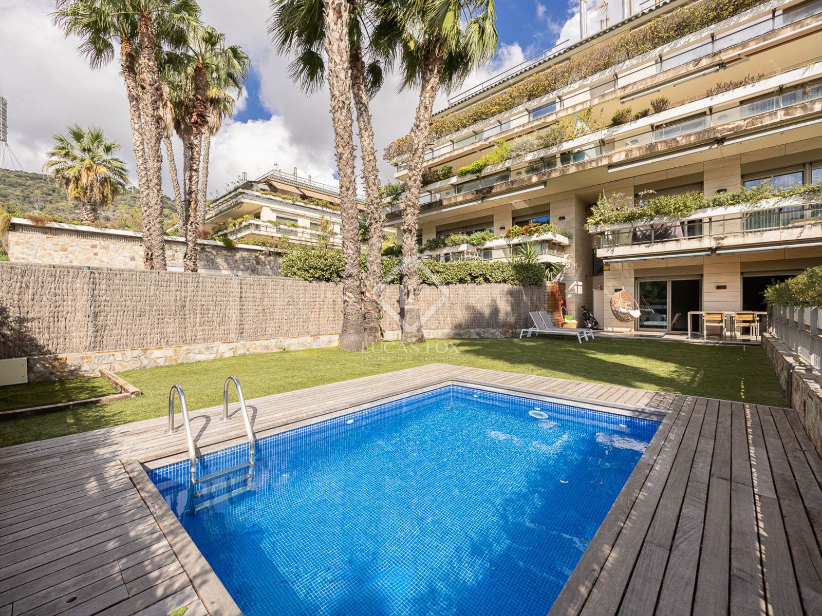Garden of Flat for sale in  Barcelona Capital  with Air Conditioner, Heating and Private garden
