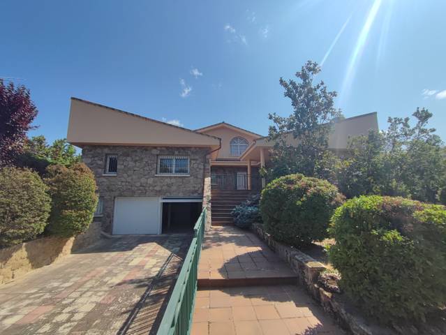 Casa-chalet en Venta en Calle Teodoro Domingo en Colonia