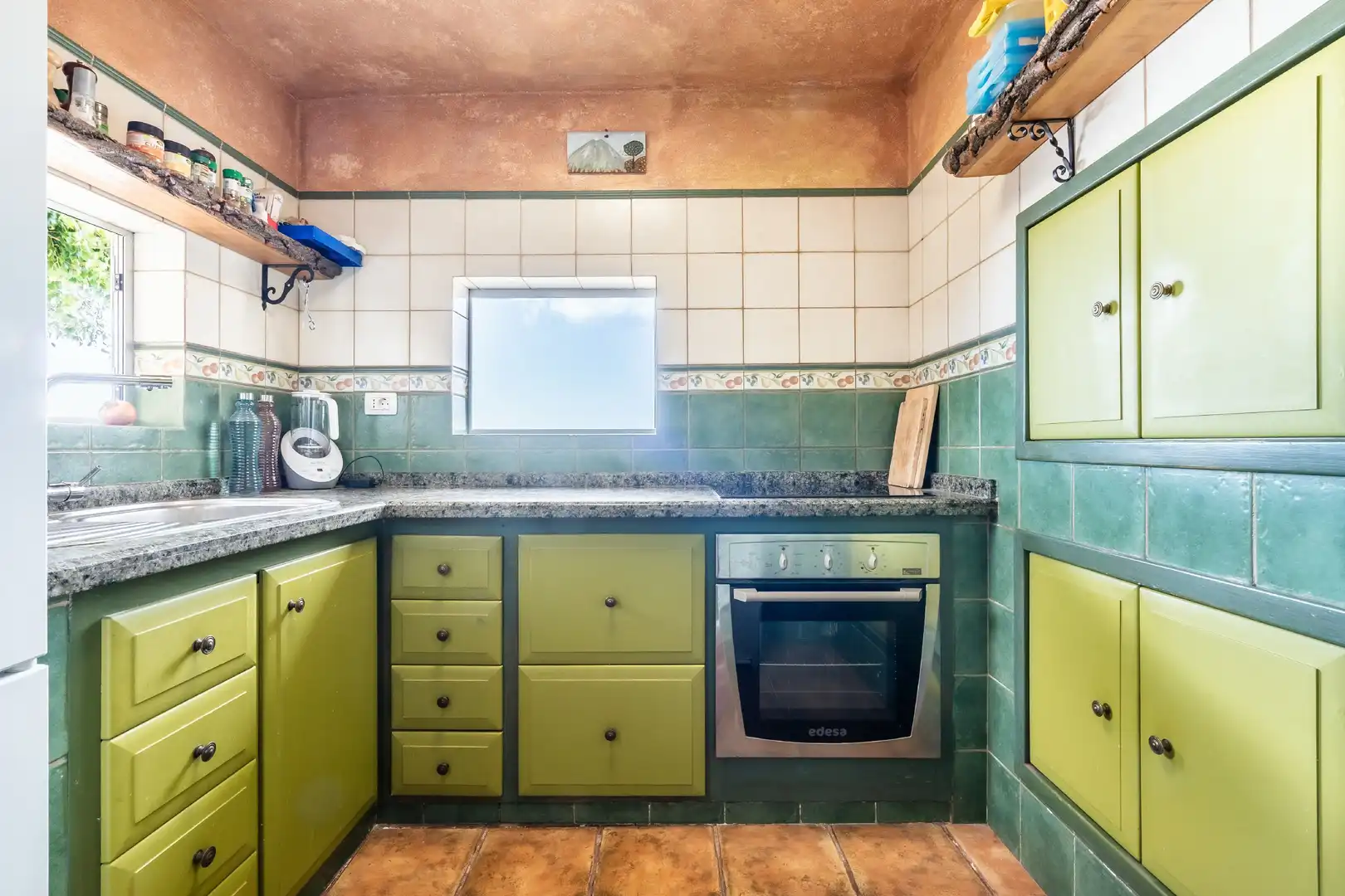 Küche von Haus oder Chalet zum Verkauf in Güímar mit Privatgarten, Terrasse und Abstellraum