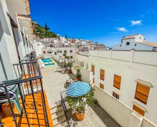 Außenansicht von Wohnungen miete in Frigiliana mit Terrasse und Schwimmbad