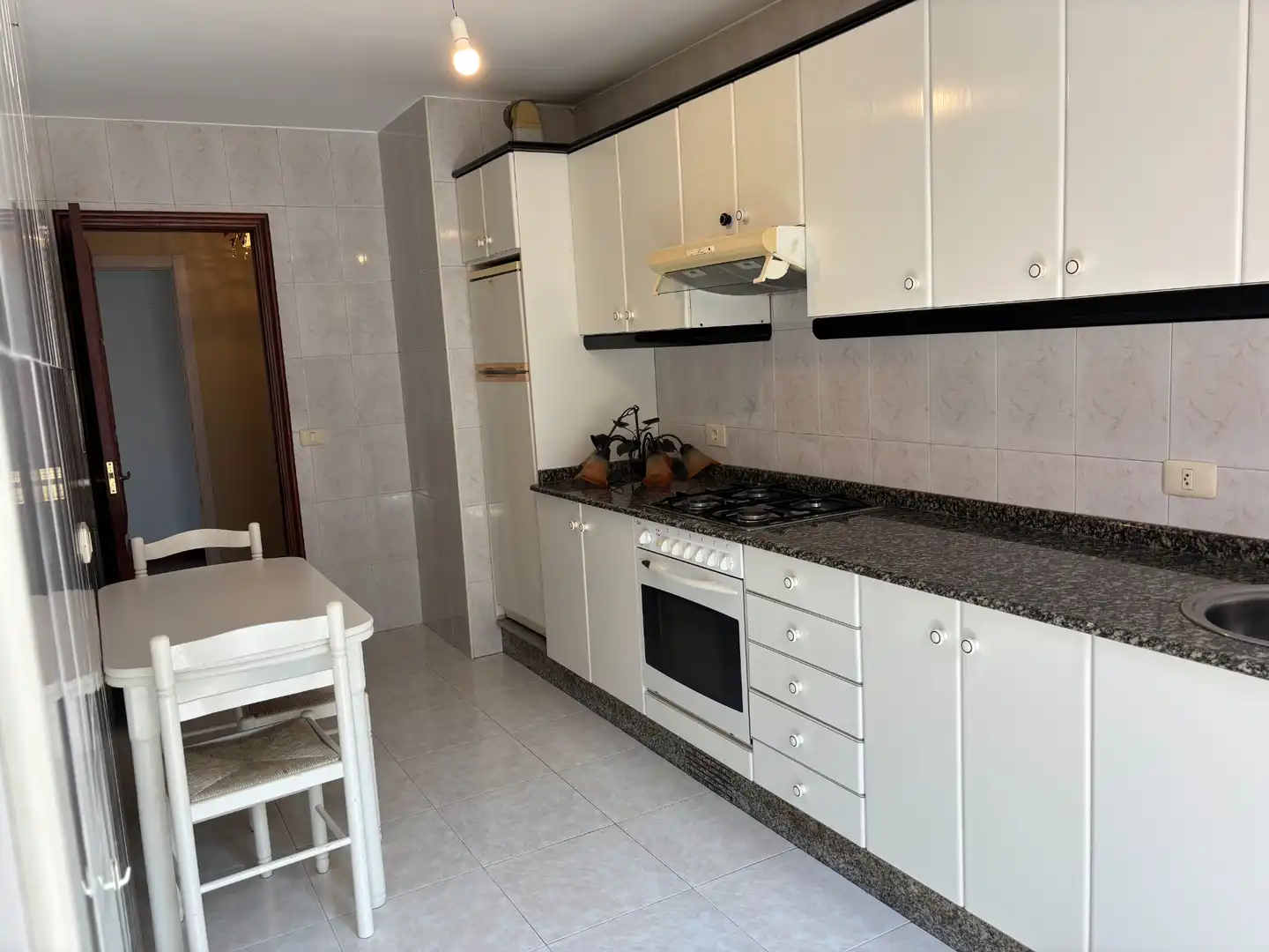 Cocina de Piso de alquiler en Culleredo con Calefacción, Parquet y Trastero
