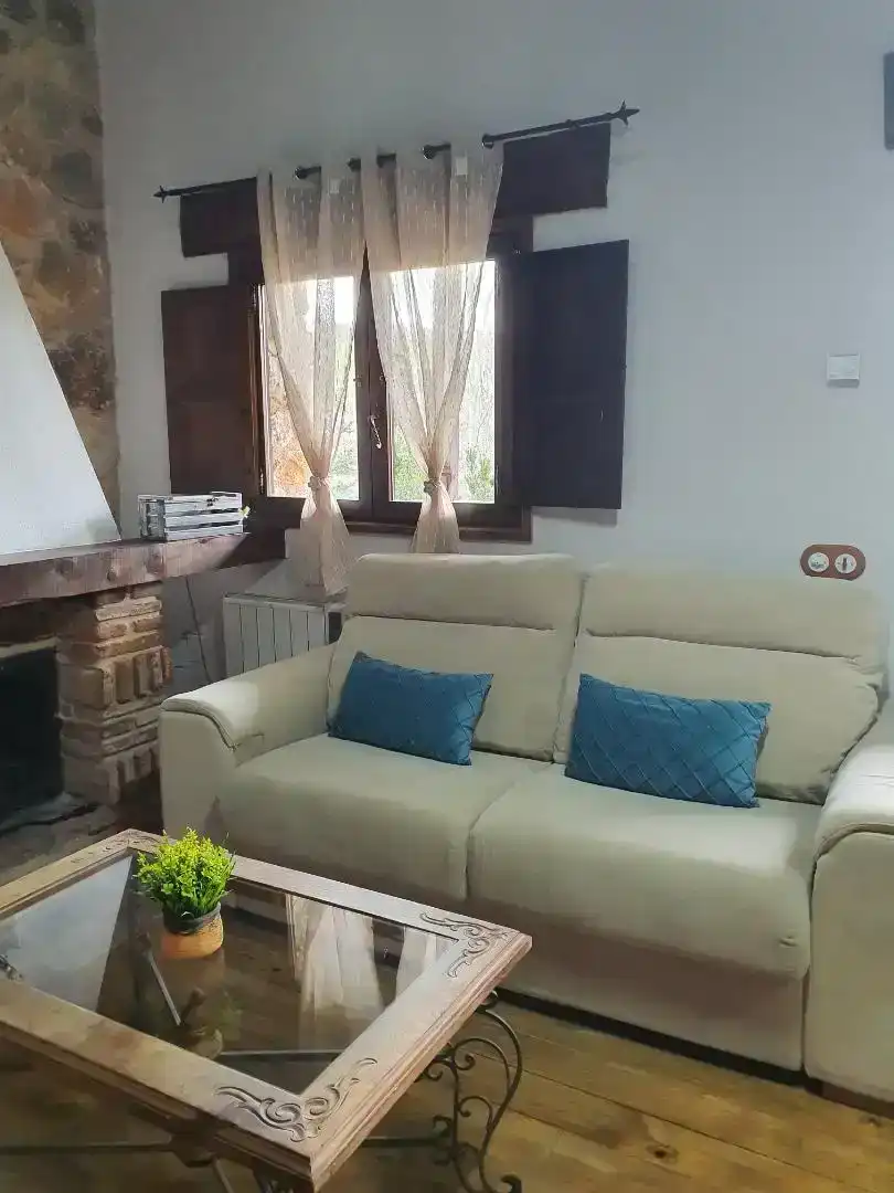 Wohnzimmer von Country house zum Verkauf in Madrid mit Klimaanlage, Privatgarten und Parkett