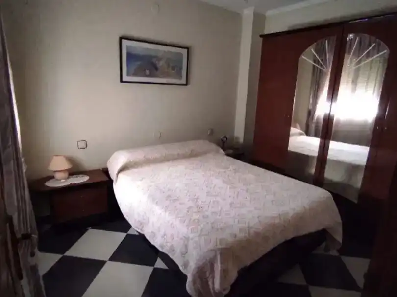 Habitación de Piso en venta en Moriles con Aire acondicionado, Trastero y Amueblado