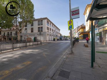Local comercial en venda a Plaza de la Baja
