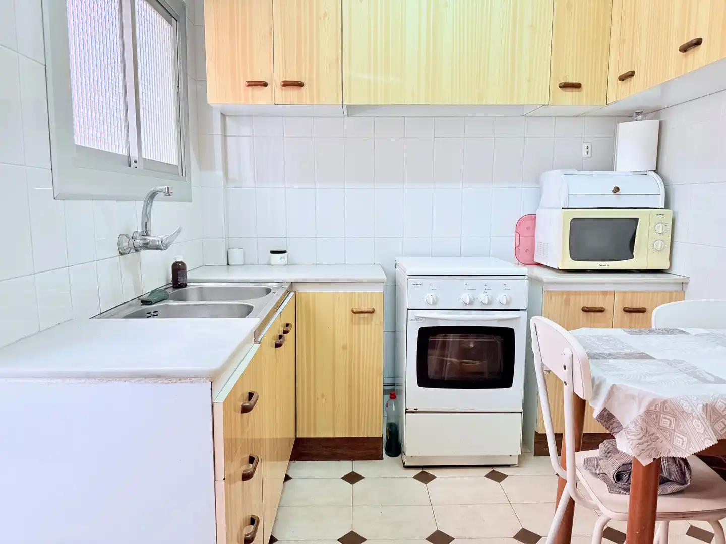 Cocina de Piso en venta en Sant Feliu de Llobregat con Horno