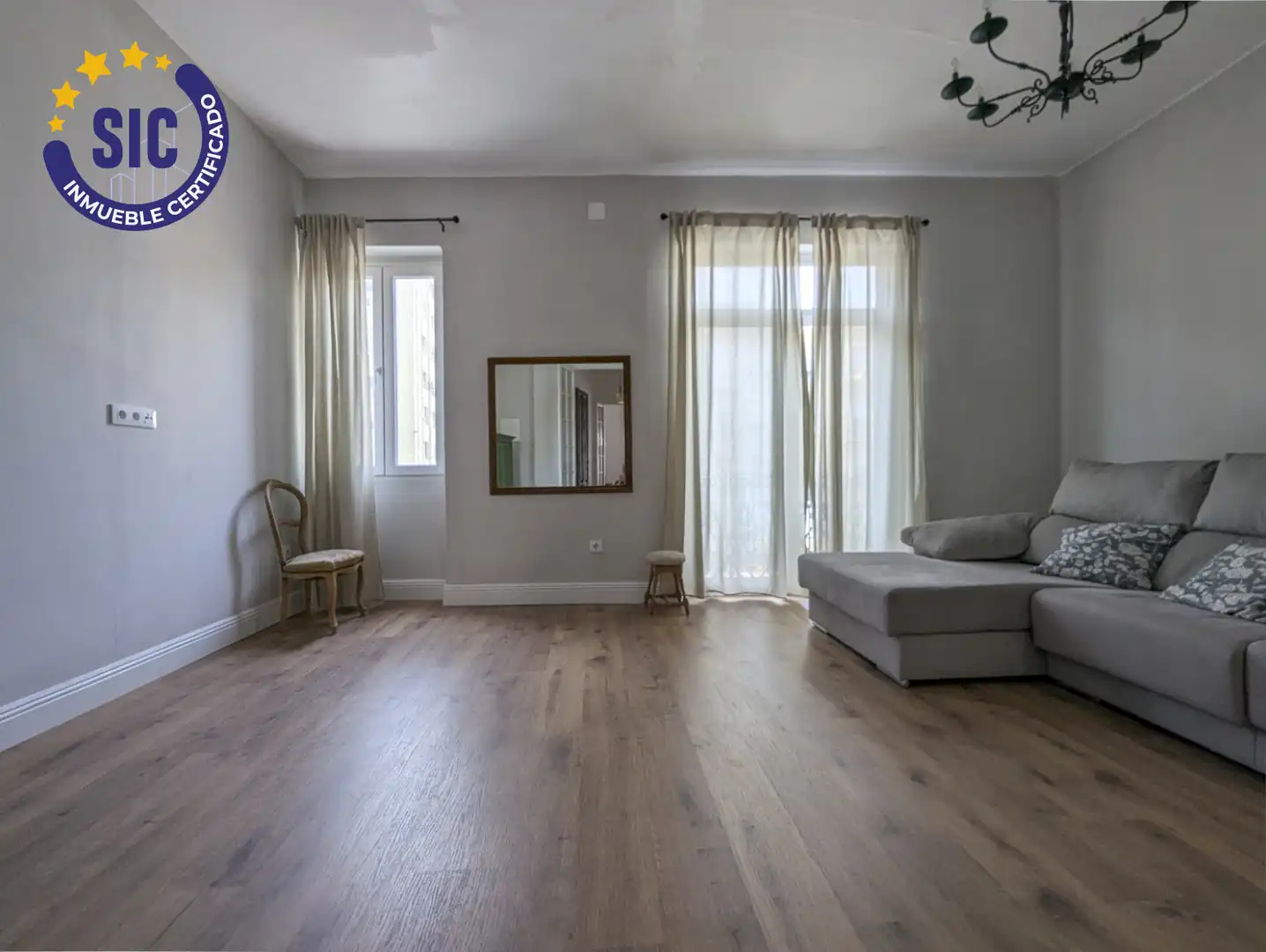 Sala d'estar de Pis en venda en Valencia amb Balcó