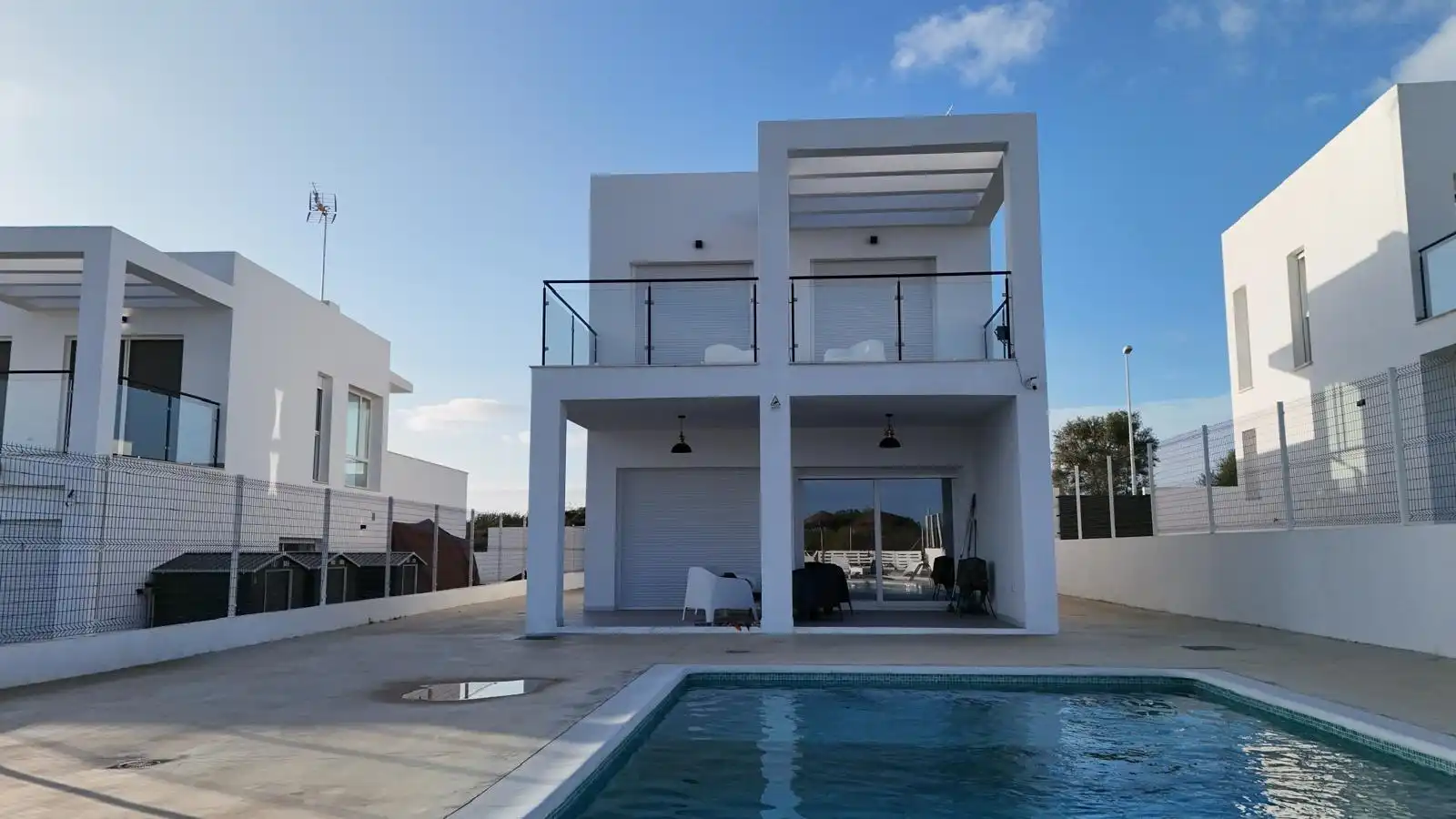 Außenansicht von Haus oder Chalet zum Verkauf in Ayamonte mit Klimaanlage, Heizung und Privatgarten