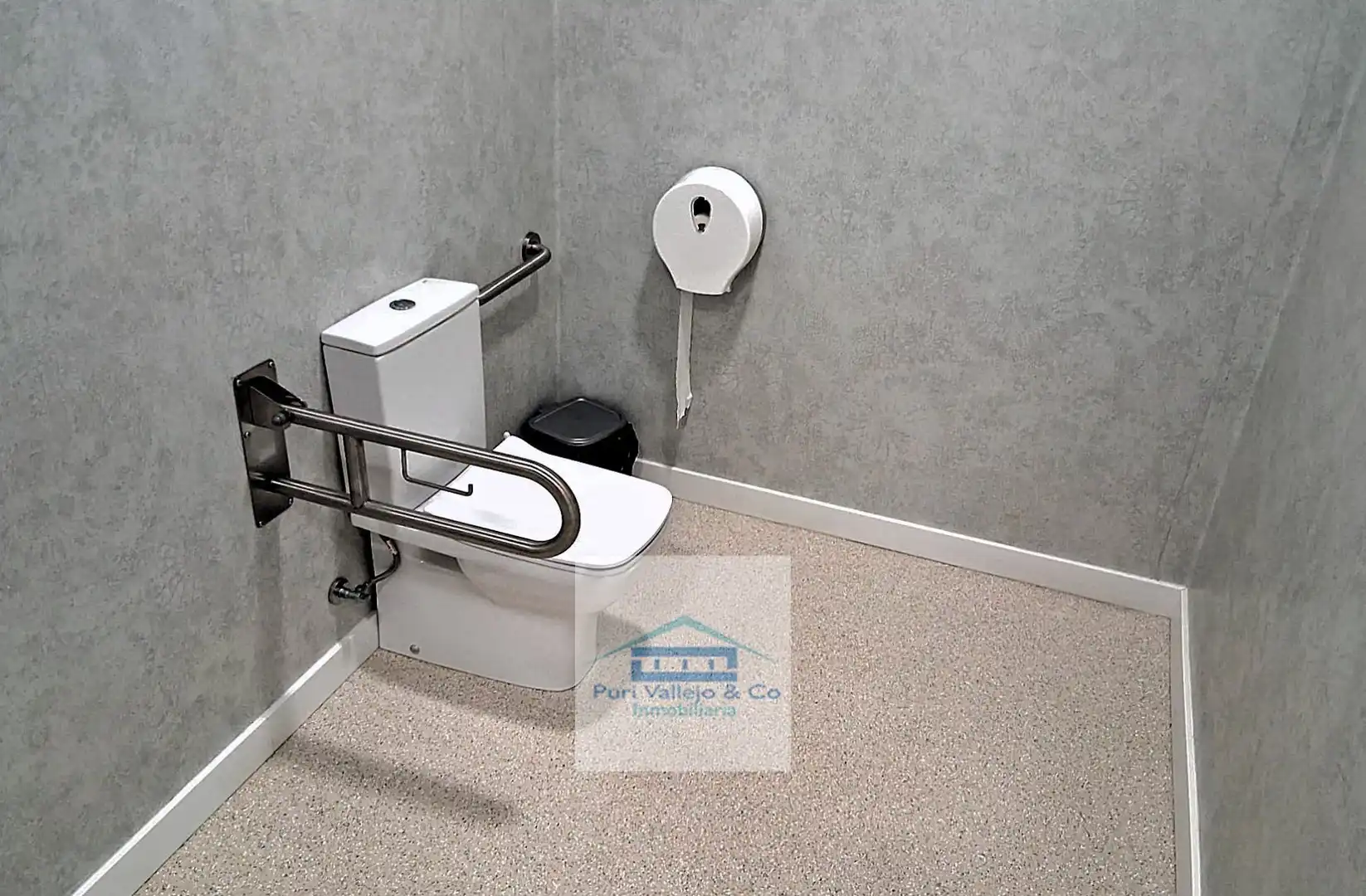 Baño de Piso de alquiler en Córdoba con Aire acondicionado, Terraza y Trastero