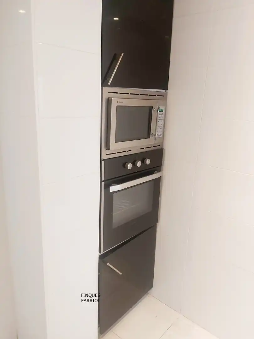 Cuina de Pis en venda en Reus amb Terrassa, Moblat i Forn