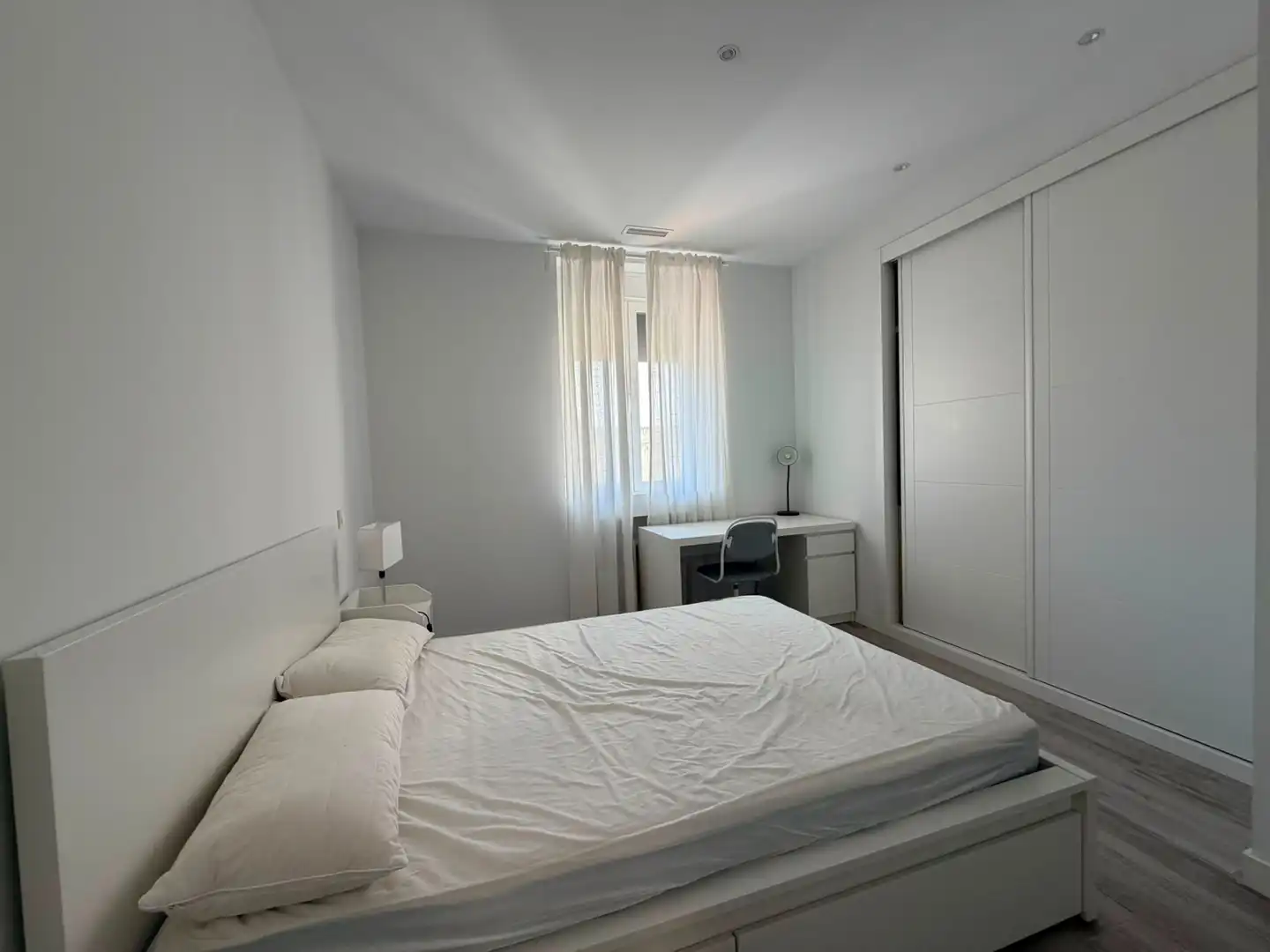 Bedroom of Flat for sale in Madrid  with Air Conditioner, Heating and Storage room