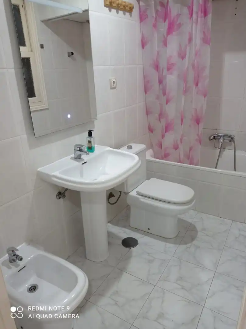 Badezimmer von Wohnung zur Miete in Alicante / Alacant mit Möbliert