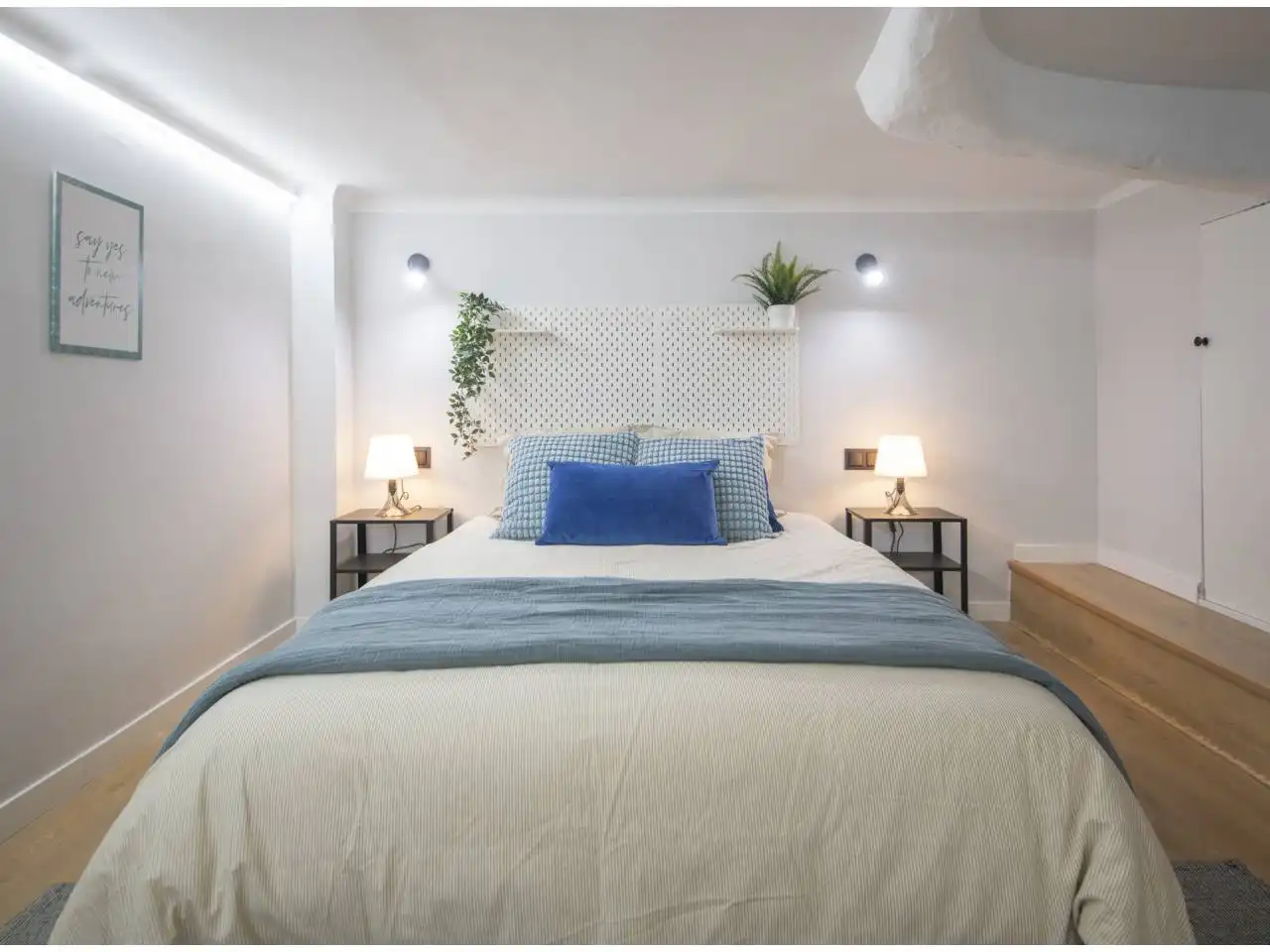 Schlafzimmer von Wohnung zum Verkauf in L'Hospitalet de Llobregat mit Parkett und Möbliert