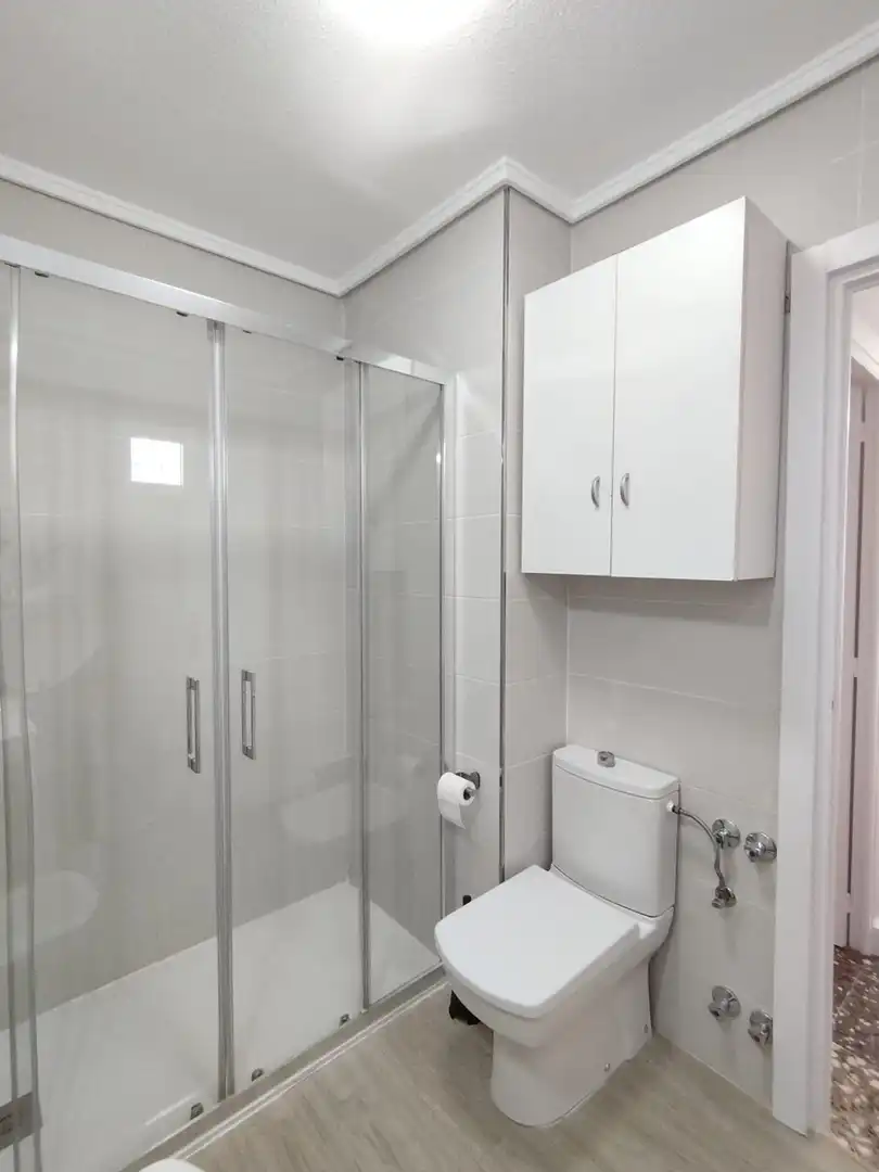Baño de Piso de alquiler en Murcia con Aire acondicionado, Calefacción y Amueblado