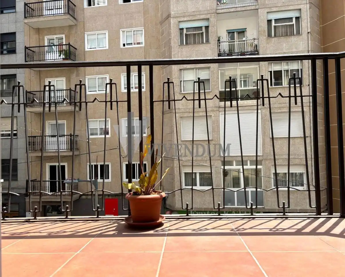 Terraza de Piso en venta en Vigo  con Calefacción y Balcón