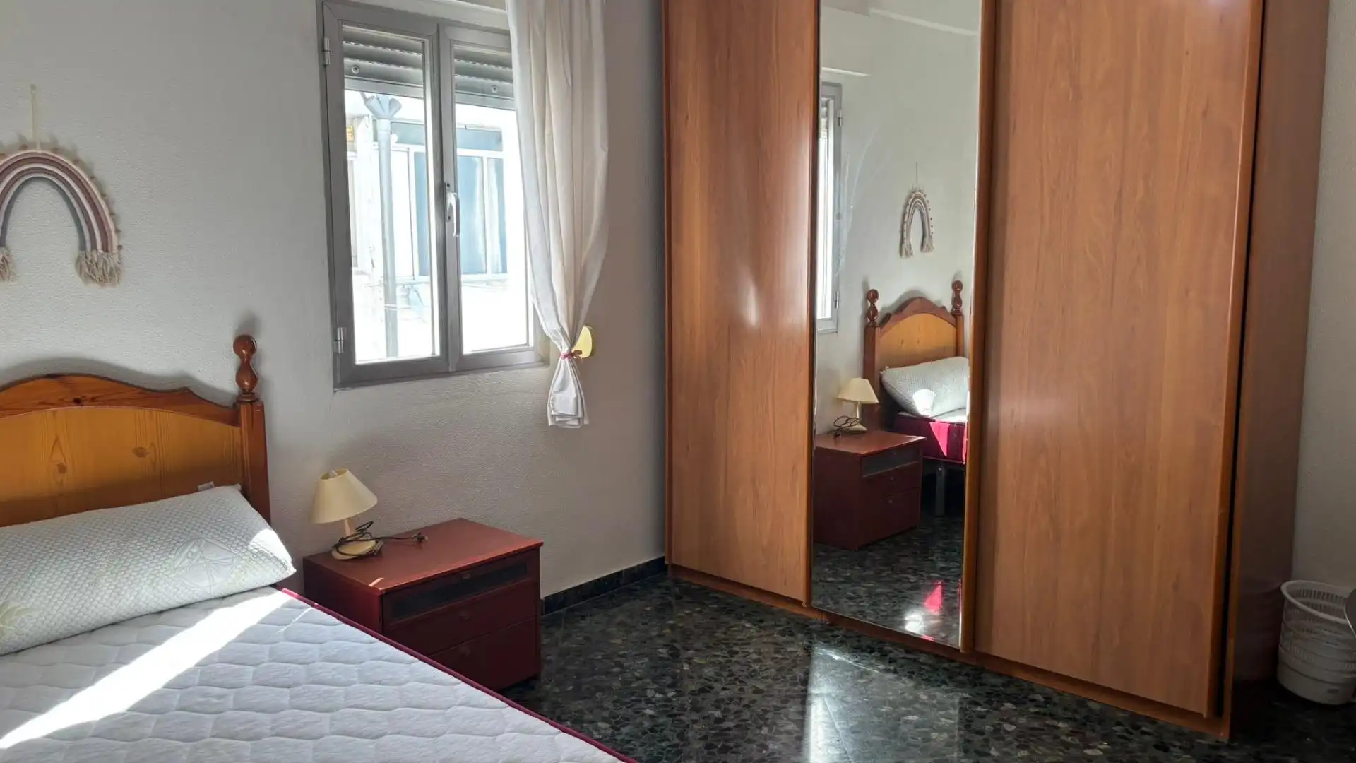 Room in Calle LOZOYA, El Plantinar – Avda. La Paz - El Juncal