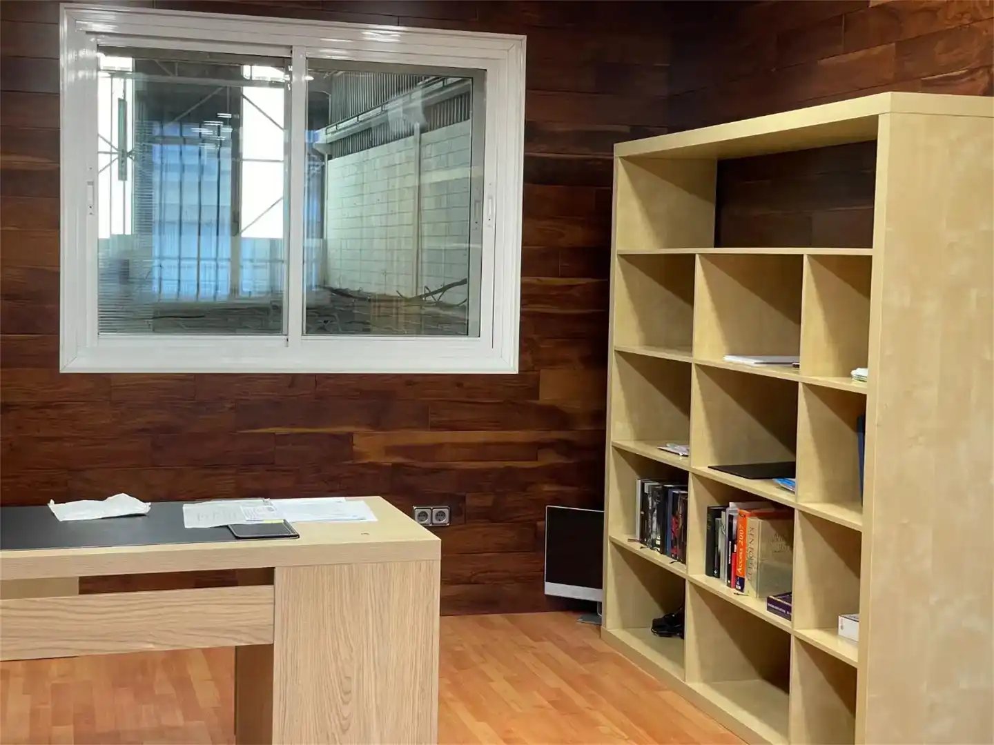 Fabrikhallen zur Miete in Villafontana - Estoril I