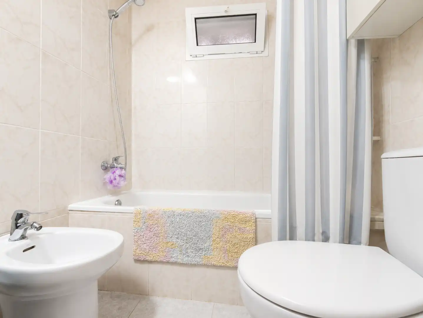 Baño de Piso en venta en Girona con Calefacción, Amueblado y Horno