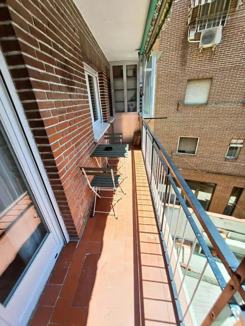 Terraza de Piso para compartir en Madrid con Lavadora