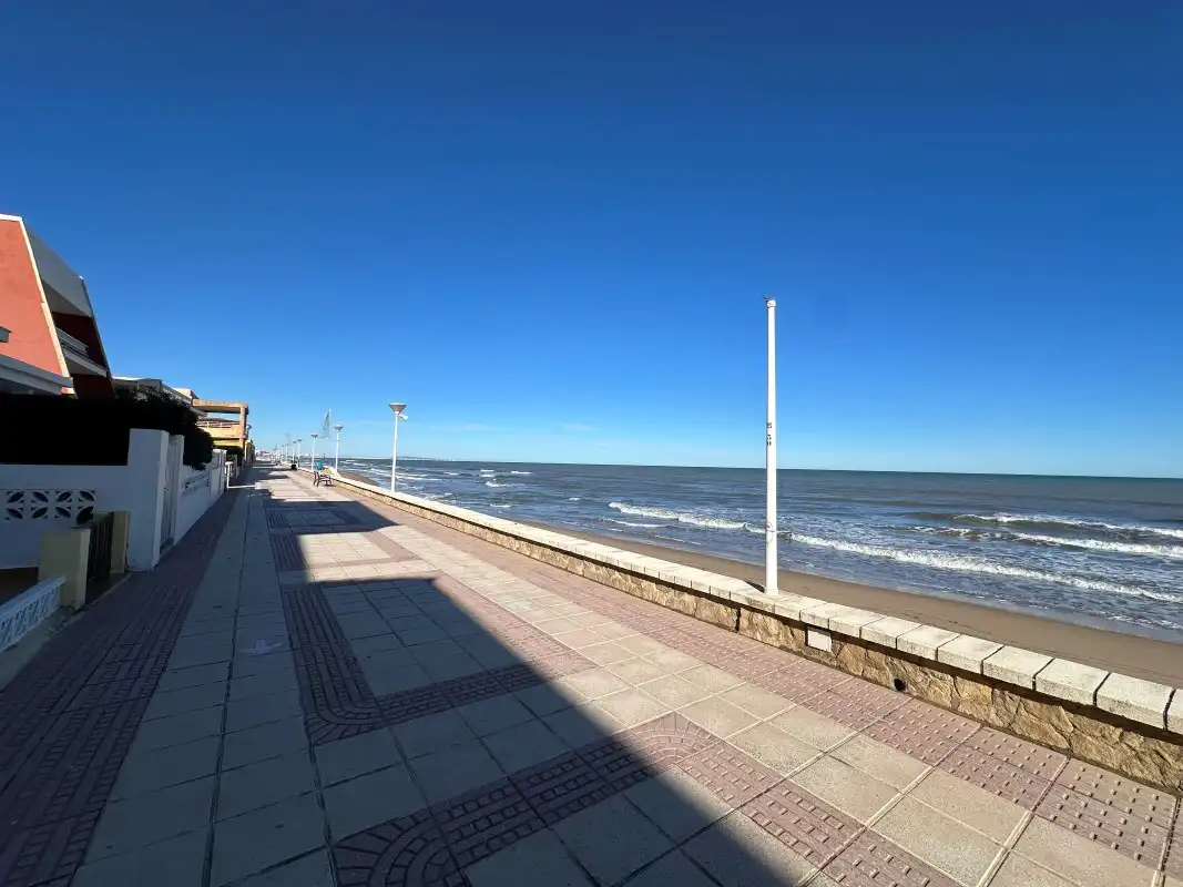 Vista exterior de Piso en venta en Piles con Aire acondicionado