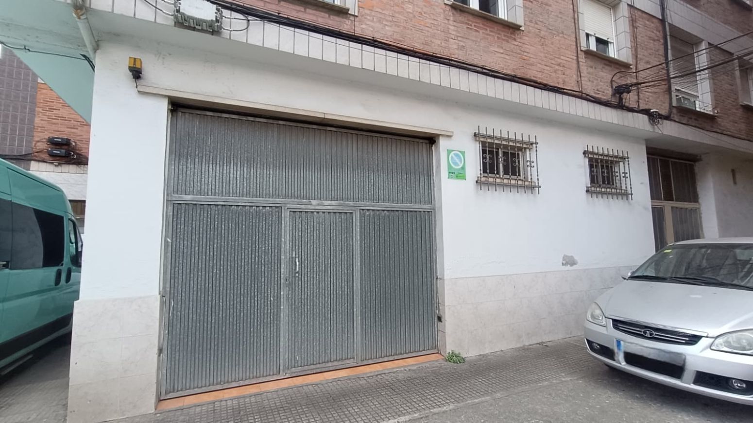 Aparcament de Local de lloguer en Gijón  amb Terrassa