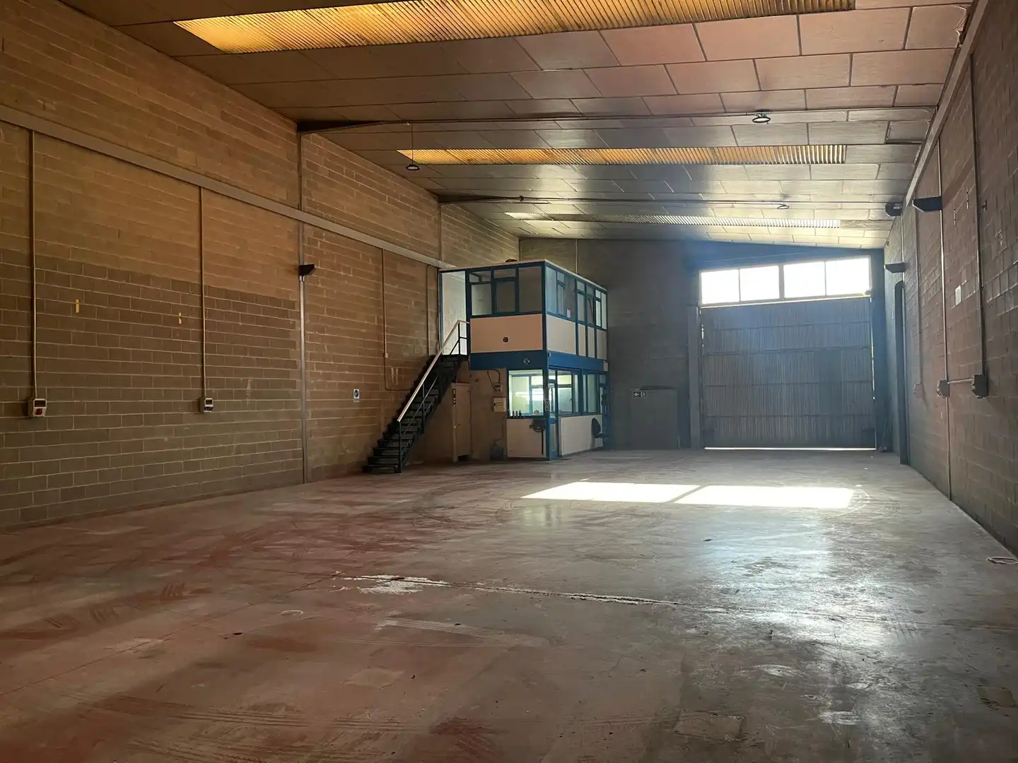 Industrial buildings for rent in Cornellà de Llobregat  with Alarm