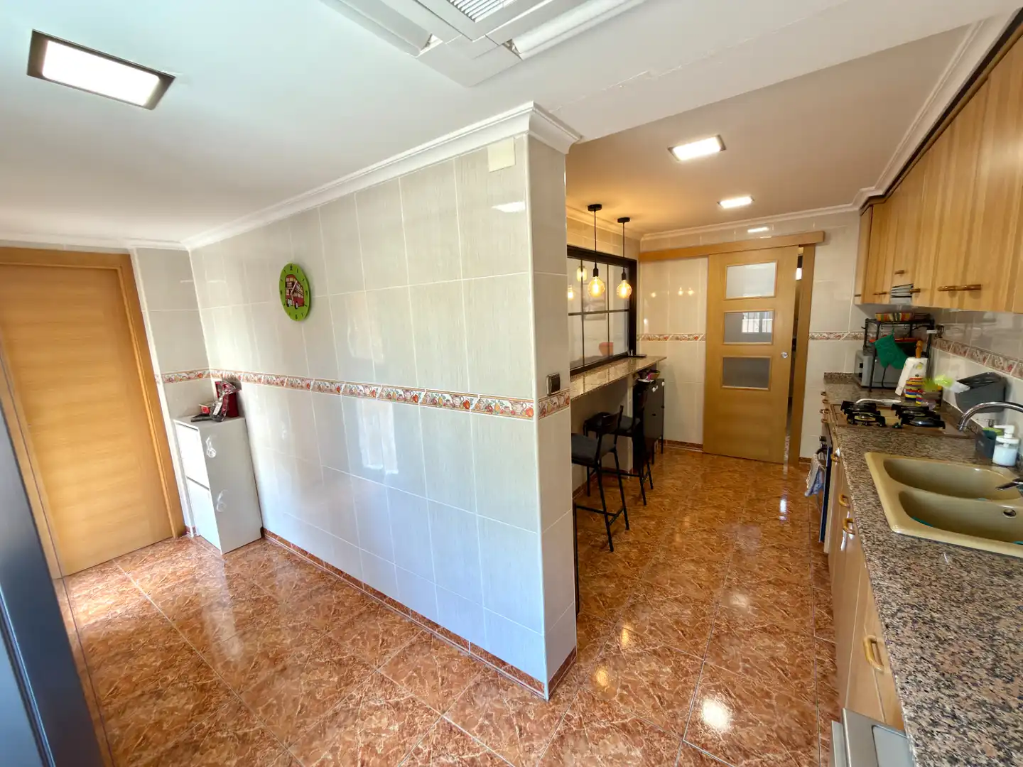 Cuina de Casa o xalet en venda en Chiva amb Aire condicionat, Jardí privat i Terrassa