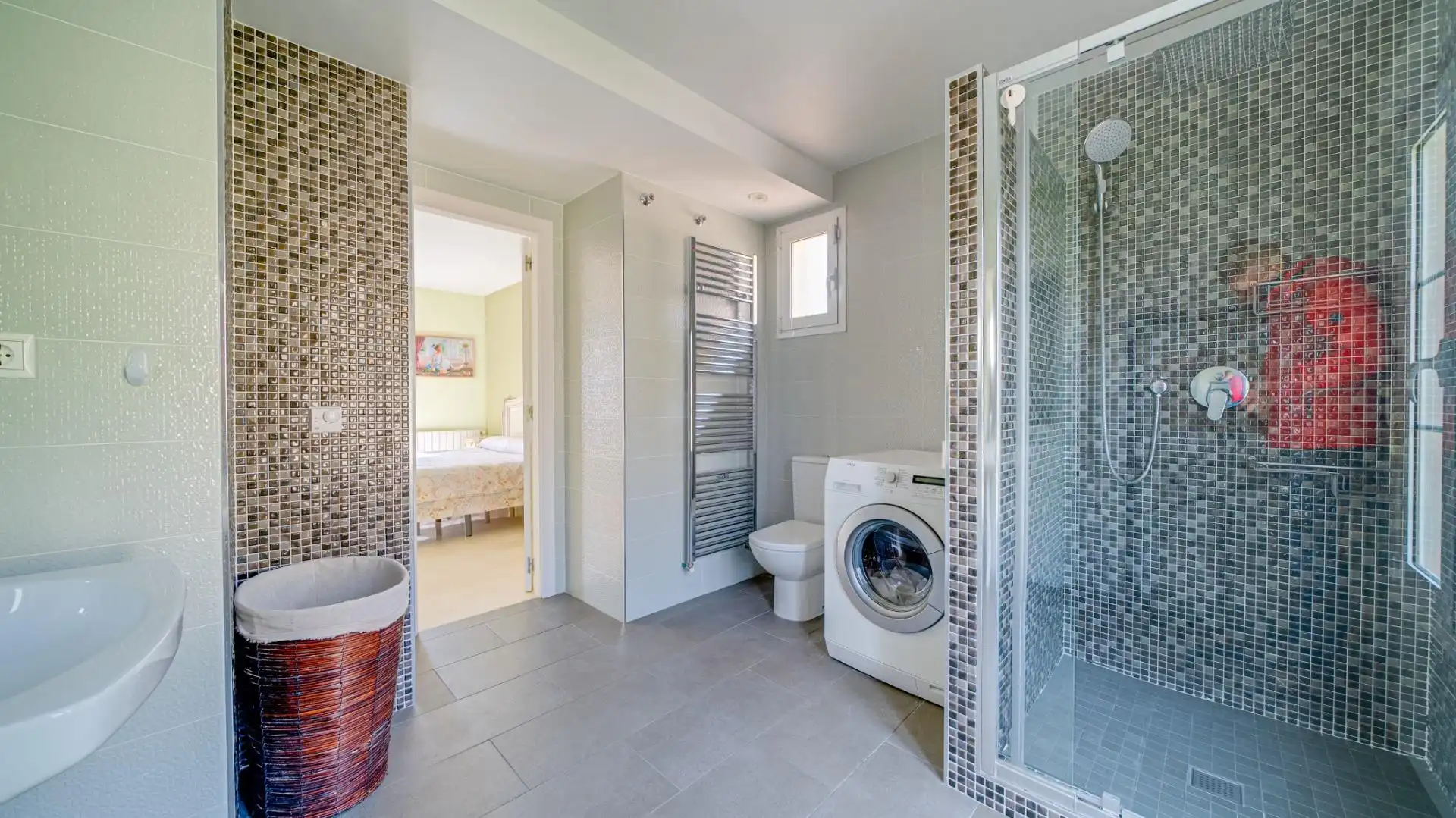 Badezimmer von Haus oder Chalet zum Verkauf in Finestrat mit Klimaanlage, Heizung und Privatgarten
