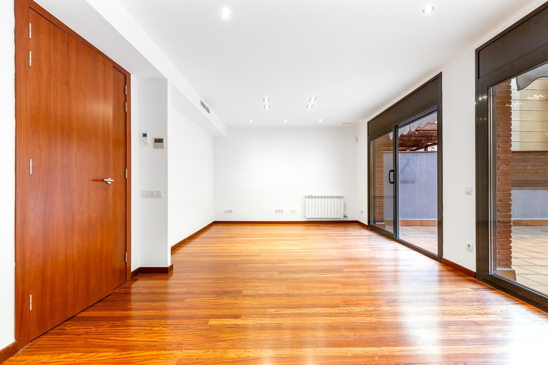 Planta baixa en venda en  Barcelona Capital amb Aire condicionat, Calefacció i Terrassa