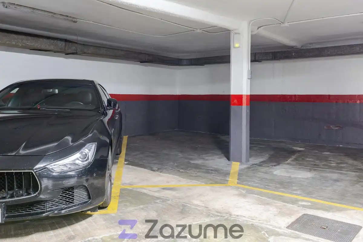 Parking of Flat for rent in Madrid  with Air Conditioner, Heating and Furnished