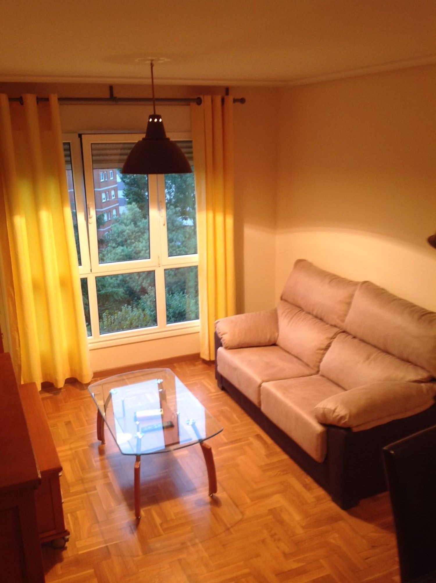 Sala d'estar de Pis en venda en Avilés amb Traster i Piscina