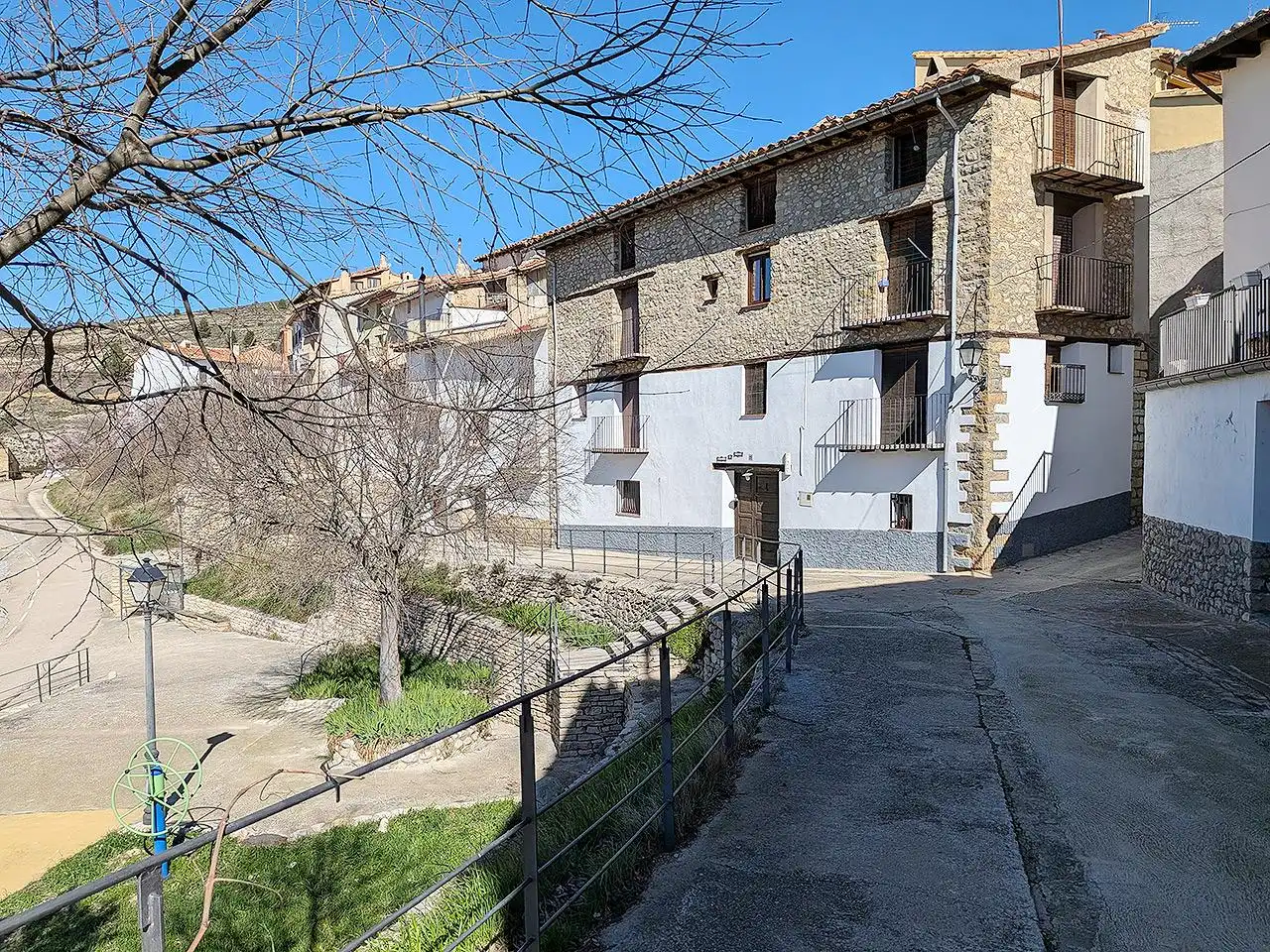 Vista exterior de Casa o chalet en venta en Morella con Calefacción, Terraza y Balcón