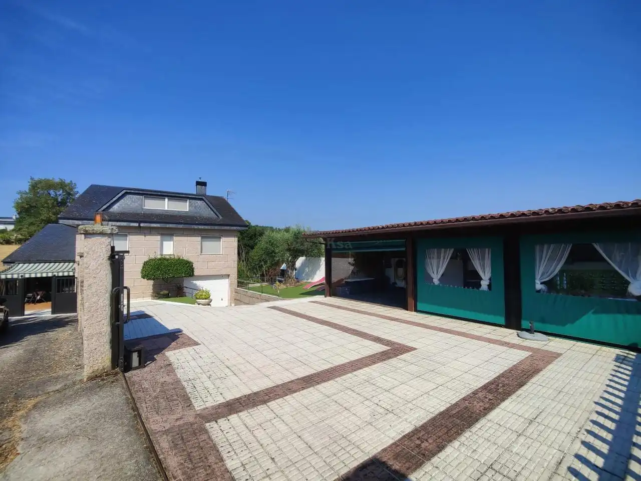 Exterior view of Houses for sale in Ourense Capital   with Heating, Private garden and Swimming Pool