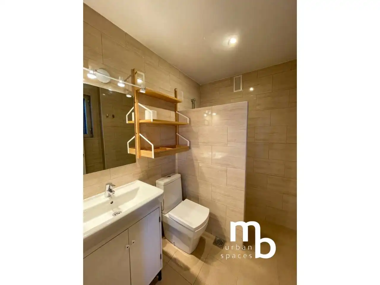 Baño de Piso de alquiler en Madrid con Aire acondicionado, Calefacción y Parquet