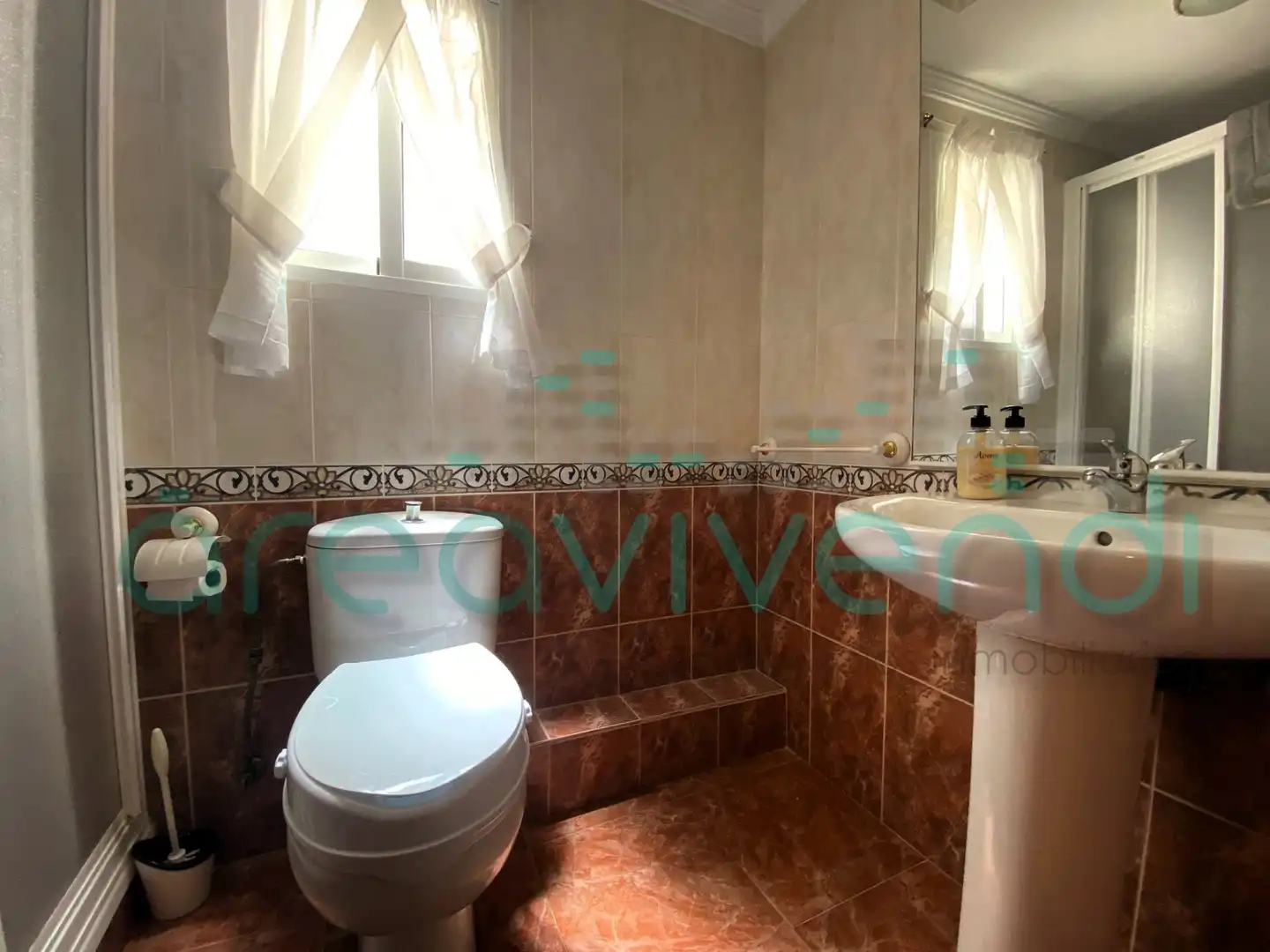 Baño de Piso en venta en Castellón de la Plana / Castelló de la Plana con Aire acondicionado y Amueblado