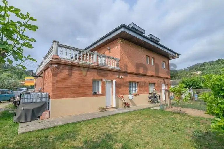 Casa amb terrassa en venda a Corbera de Llobregat, imagen 2