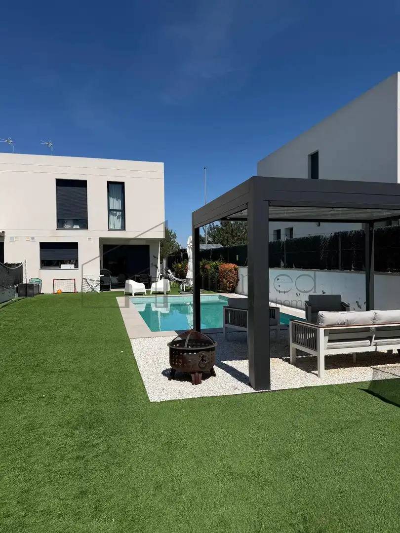 Terrace of Detached homes for rent in San Antonio de Benagéber  with Air Conditioner, Heating and Private garden