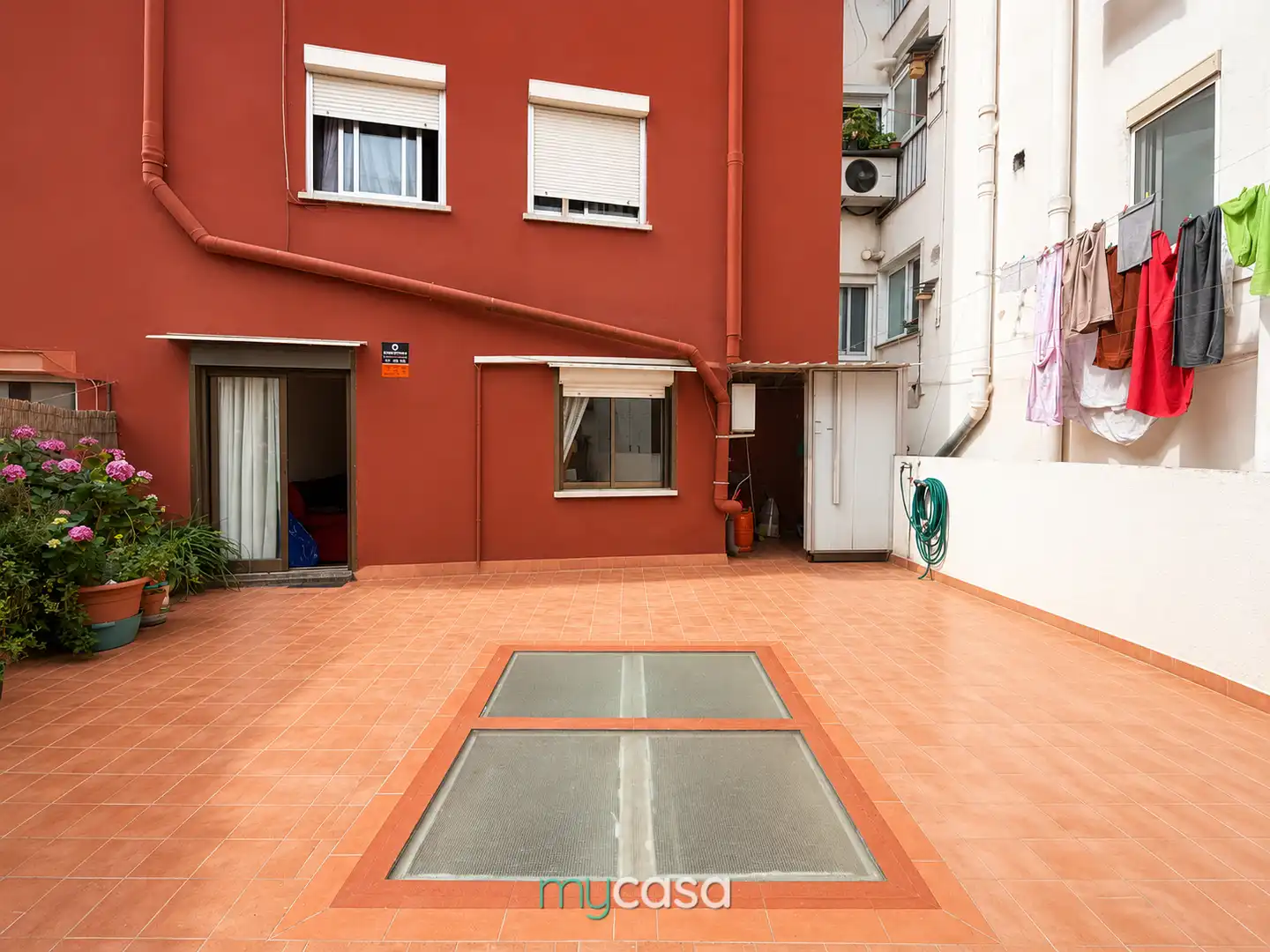 Vista exterior de Pis en venda en Badalona amb Aire condicionat