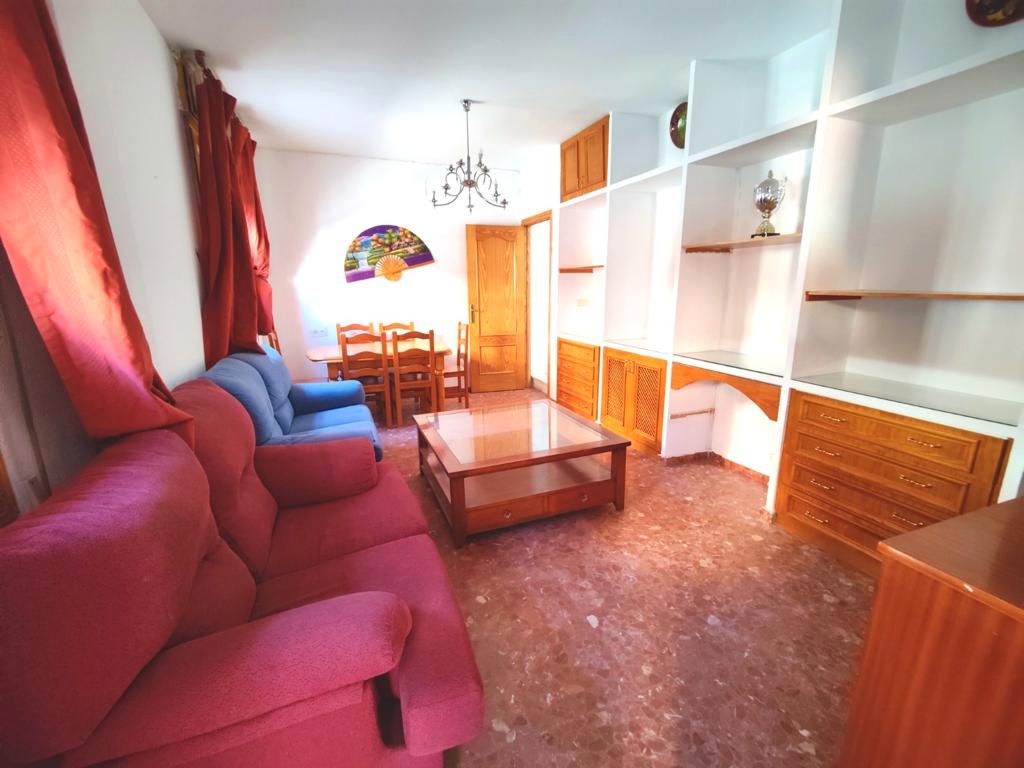 Living room of Single-family semi-detached for sale in  Granada Capital  with Storage room and Furnished