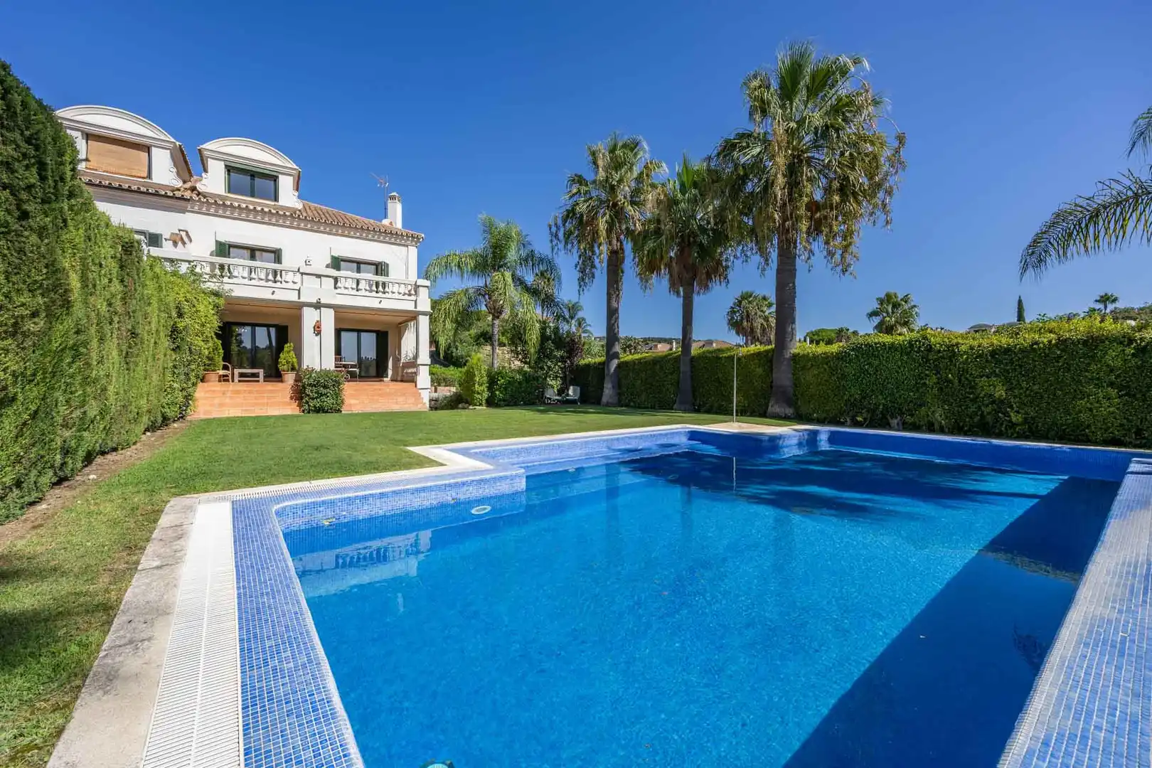 Casa aparellada amb piscina en venda a Sotogrande Alto, imagen 12