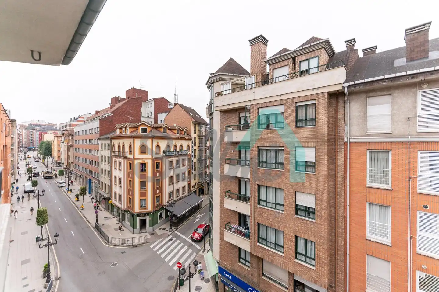 Vista exterior de Pis de lloguer en Oviedo  amb Calefacció, Parquet i Terrassa