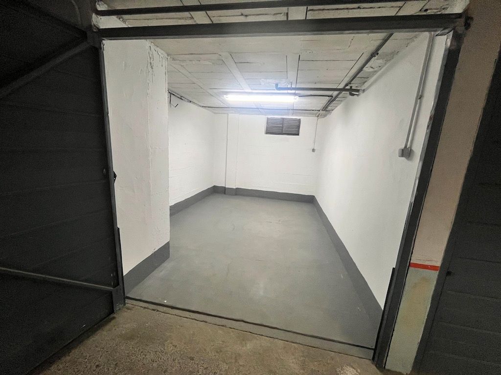 Garage for sale in Rota