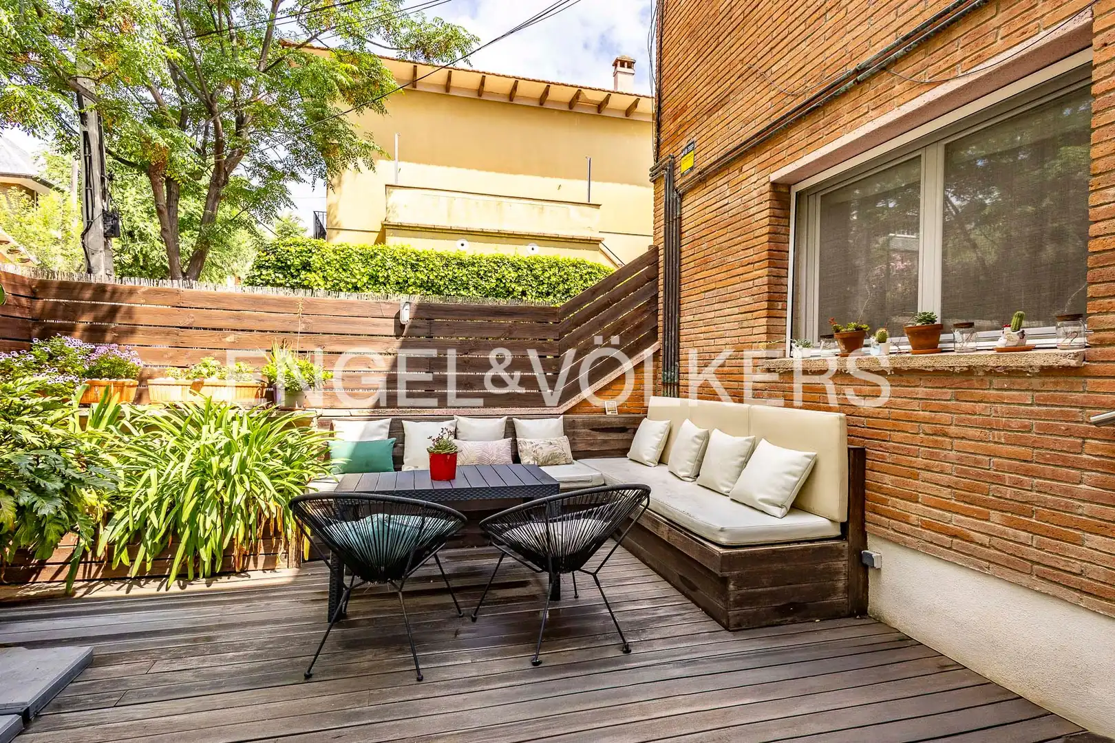 Terrassa de Apartament en venda en Esplugues de Llobregat amb Aire condicionat, Calefacció i Jardí privat