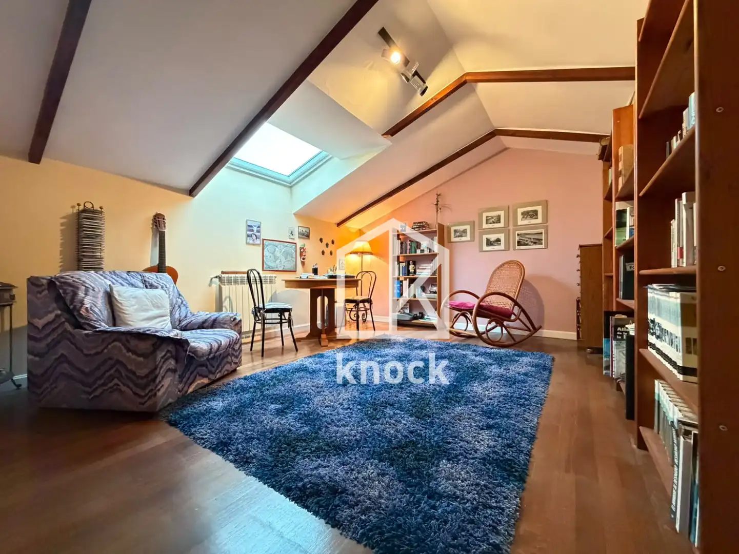 Sala d'estar de Casa o xalet en venda en Villaviciosa amb Calefacció, Jardí privat i Parquet