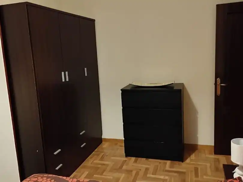Dormitori de Pis de lloguer en Siero amb Calefacció, Parquet i Terrassa