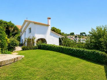 Maison avec jardin à vendre à calle Josep Pla