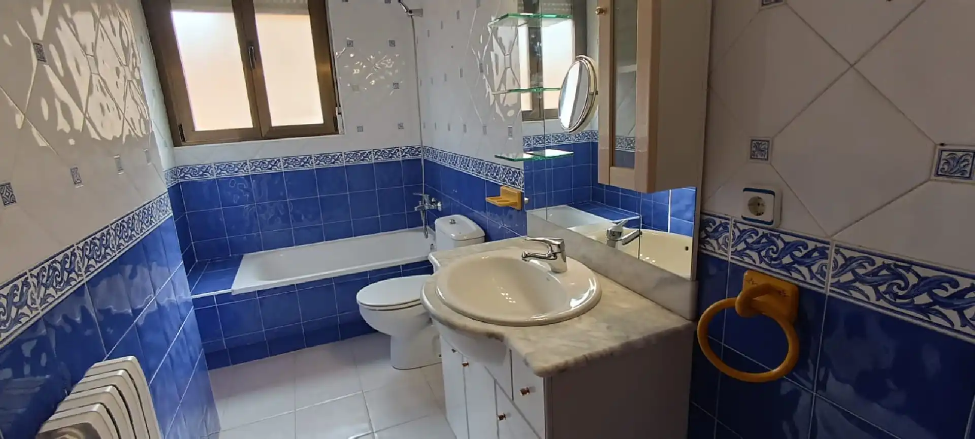Baño de Apartamento de alquiler en Palencia con Calefacción, Terraza y Amueblado